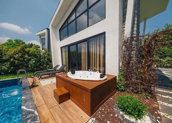 Begonvil With Heated Pool And Jacuzzi Sapanca